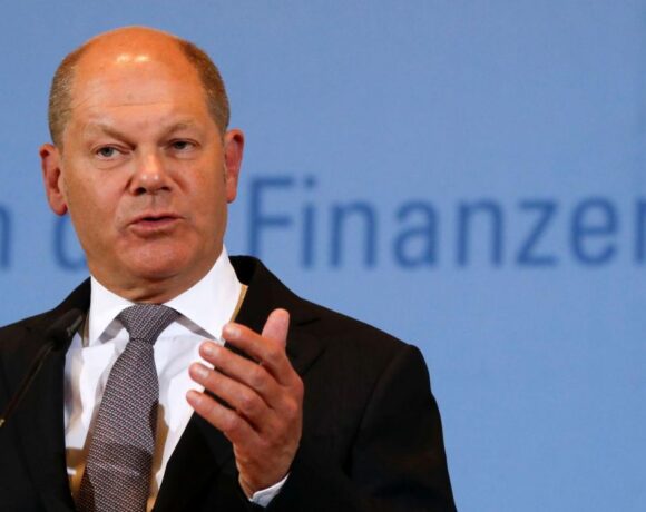 Γερμανός ΥΠΟΙΚ : Ένα άτακτο Brexit θα ήταν καταστροφή για τη Βρετανία και τους πολίτες της