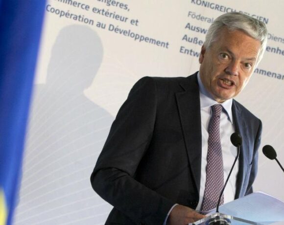 Η πρώτη έκθεση της Κομισιόν για το κράτος δικαίου βάζει στο στόχαστρο Ουγγαρία και Πολωνία