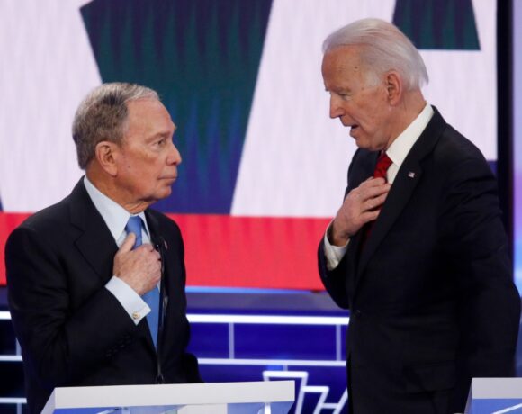 ΗΠΑ: Συμπαράσταση του Μπλούμπεργκ στην προεκλογική εκστρατεία του Μπάιντεν, με $100 εκατ