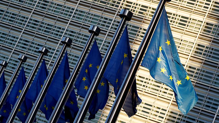 Κομισιόν: Επιπλέον 23,8 εκατ