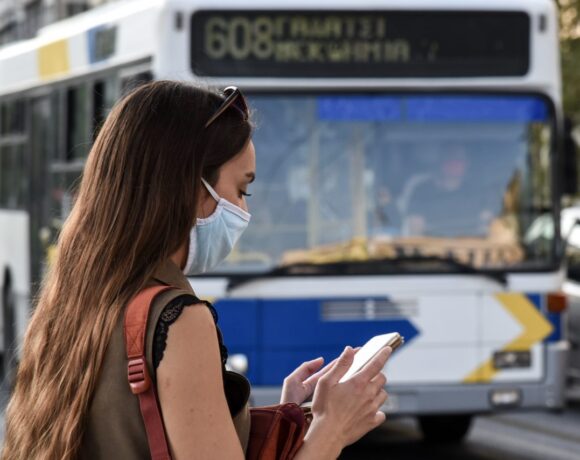 Κορωνοϊός: Συναγερμός για να μειωθούν τα κρούσματα και να αποφευχθεί το Lockdown