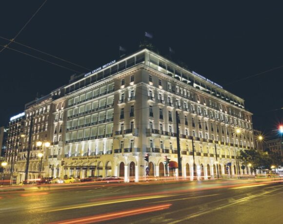 ΛΑΜΨΑ: Προσφυγή στα δικαστήρια για τη δήθεν πώληση της «Μεγάλης Βρεταννίας»
