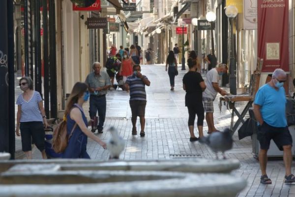 Λονδίνο : Αγώνας δρόμου για εντοπισμό 204 επιβατών αεροπλάνου με κρούσματα κοροναϊού – Επέστρεφαν από την Κρήτη