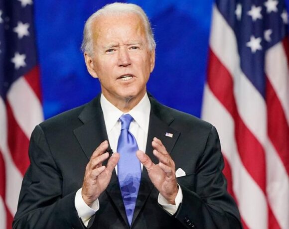 Μπάιντεν : Αρνείται ο Τραμπ να μιλήσει ανοιχτά κατά του Λουκασένκο