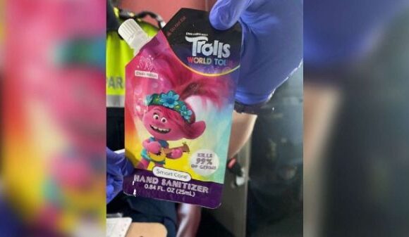 Μπέρδεψε τα μπουκάλια και έδωσε στο εγγόνι της να πιει αντισηπτικό – Σε κρίσιμη κατάσταση το βρέφος