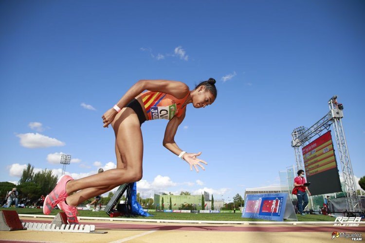 Νέο ταλέντο στα χαμηλά εμπόδια από την Ισπανία