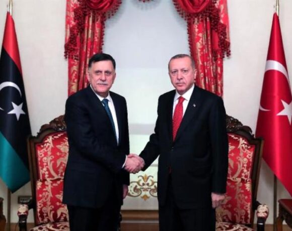 Ο Ερντογάν δέχθηκε τον Σάρατζ στην Κωνσταντινούπολη