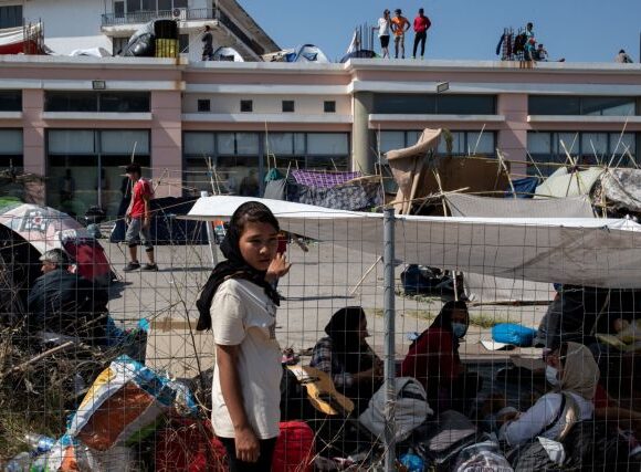 Πιέζεται η Μέρκελ να δεχτεί και άλλους πρόσφυγες από τη Μόρια