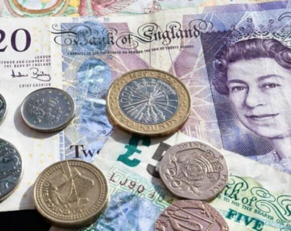 Πιέσεις στη στερλίνα λόγω τραπεζών και επικείμενου νέου Lockdown
