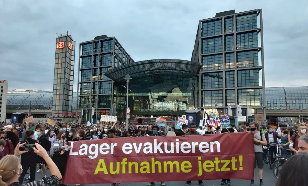 Πορεία διαμαρτυρίας στο Βερολίνο για τη Μόρια
