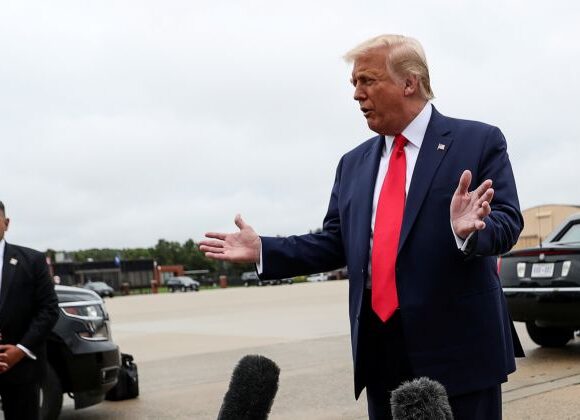 Προκλητικός Τραμπ: Συγκρίνει αστυνομικό που πυροβόλησε Αφροαμερικανό με… άστοχο παίκτη γκολφ