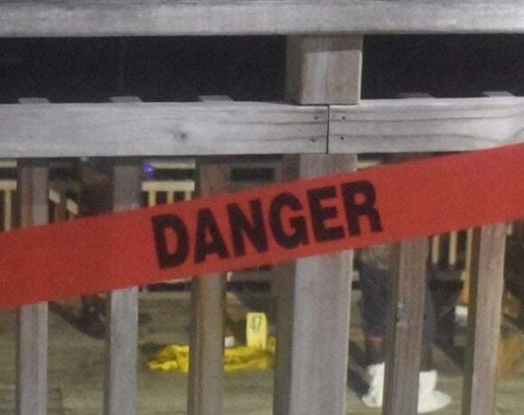 Πυροτεχνουργοί σκοτώθηκαν στα νησιά όπου «ενίοτε τα παιδιά παίζουν με πυρομαχικά»