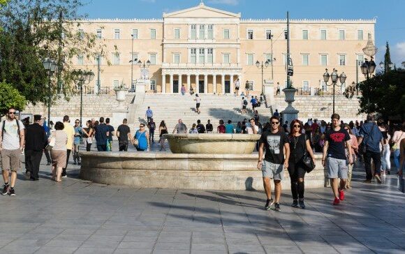 Στις ΜΕΘ… οι εξαγγελίες της ΔΕΘ: Πότε και ποιοι θα δουν όφελος από τις νέες μειώσεις φόρων