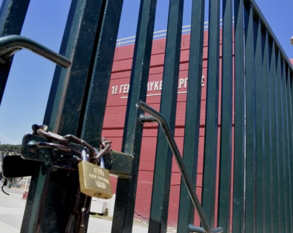 Συναγερμός λόγω κορωνοϊού στα σχολεία – Ποια κλείνουν από Δευτέρα (Λίστα)