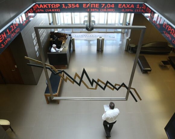 ΧΑ: Δύσκολη εβδομάδα με απώλειες 6,17% και τις τράπεζες να χάνουν 8,40%