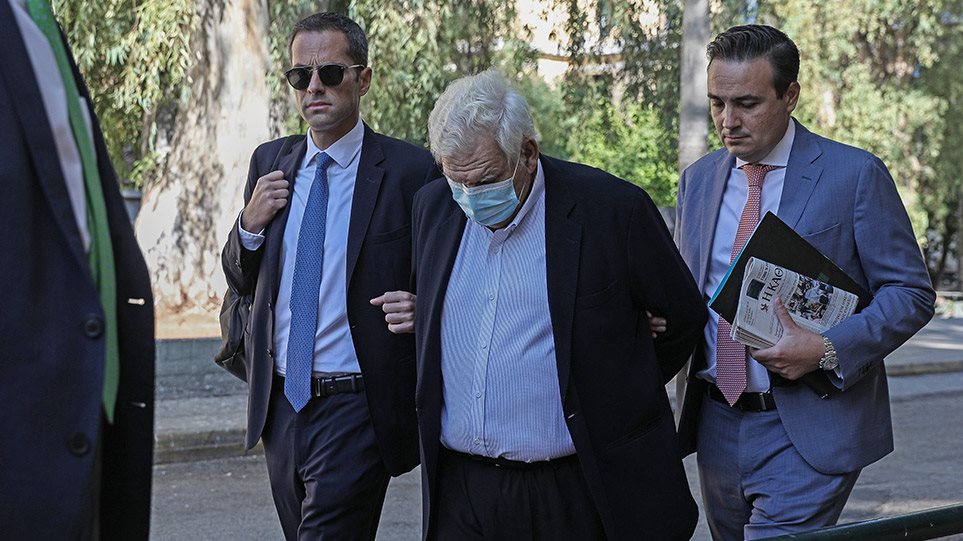 Folli Follie, Δημήτρης Κουτσολιούτσος: Αναλαμβάνω όλη την ευθύνη, αναγκάστηκα να ανεχθώ παρεμβάσεις στα λογιστικά