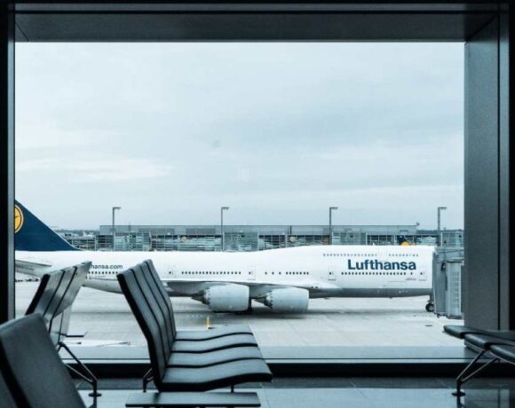 Lufthansa: Διευρύνει το πρόγραμμα πτήσεων στην Ελλάδα για το καλοκαίρι του 2021