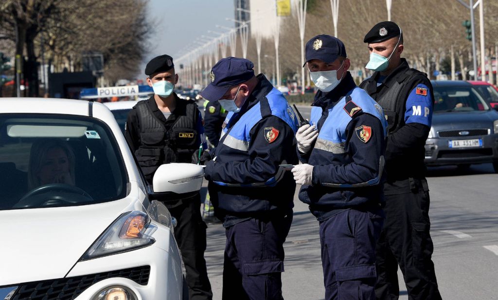 Αλβανία : Υποχρεωτική η μάσκα στους δημόσιους χώρους – Αλματώδης η εξάπλωση του κοροναϊού