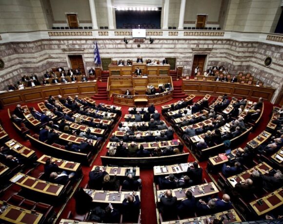 Βουλή: Ψηφίστηκε η τροπολογία για τις ιδιωτικοποιήσεις ΛΑΡΚΟ, ΔΕΠΑ Υποδομών και ΔΕΔΔΗΕ