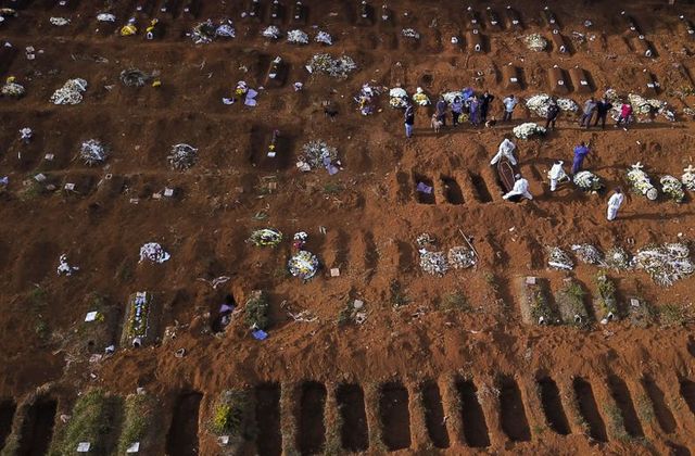 Βραζιλία : Επέστρεψε στα ρεκόρ κρουσμάτων κοροναϊού – Σταθερά υψηλός και ο αριθμός θανάτων