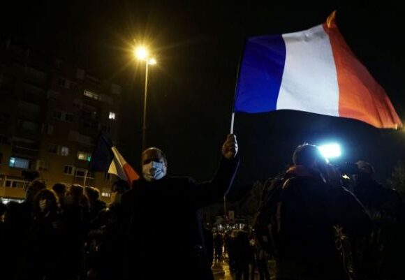 Γαλλία: Ο δεύτερος θάνατος τού Σαμιέλ Πατί – Πούλησαν τη ζωή του για 350 ευρώ