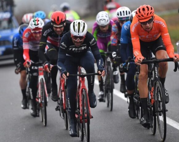 Γύρος Ιταλίας: Ο Κέλντερμαν διατηρεί τη ροζ φανέλα