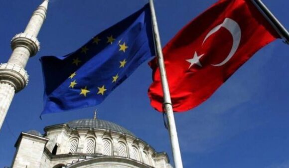 ΕΕ – Τουρκία : Ο Ερντογάν το τραβάει στα άκρα – Μέτρα στην επόμενη Σύνοδο Κορυφής ζητάει η Γαλλία