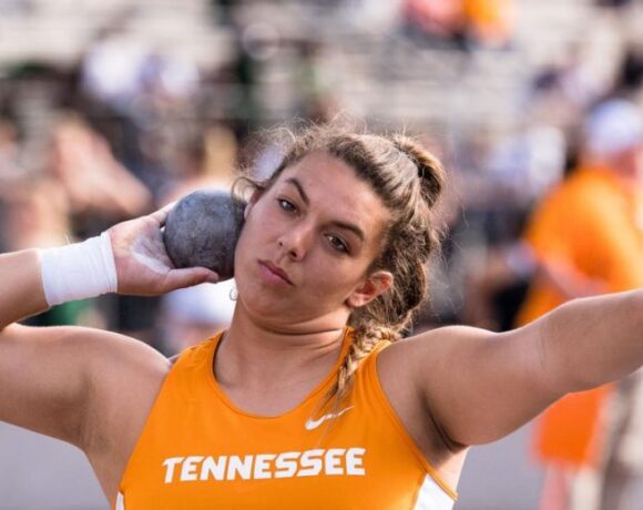 Εκτός κλειστού η Σκαρβέλη με πλάνο για προπονήσεις στην Ελλάδα