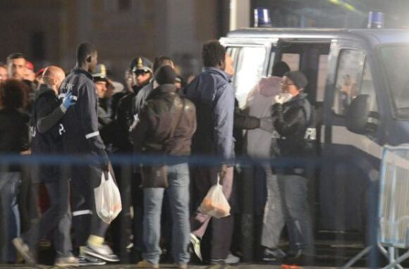 Ιταλία : Για απαγωγή μεταναστών κατηγορείται ο ακροδεξιός Σαλβίνι – Το δικαστήριο ζητά κατάθεση Κόντε