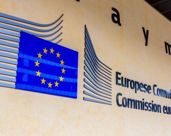 Κομισιόν: Έχουμε εκφράσει τις ανησυχίες μας ευθέως στην Κύπρο για τα «χρυσά διαβατήρια»
