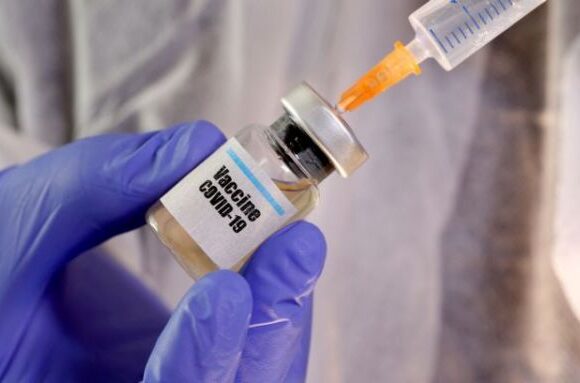 Κοροναϊός : Συνεχίζονται οι δοκιμές του εμβολίου της Astrazeneca – Τι συνέβη με τον θάνατο του εθελοντή