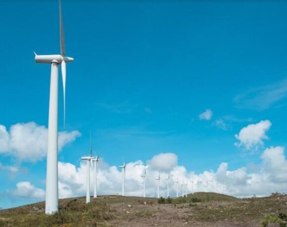 Κόφτης στο τσουνάμι αιτήσεων για ΑΠΕ