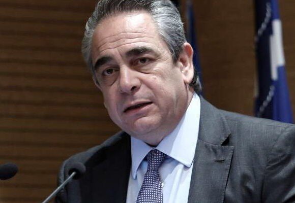 Μίχαλος για τα μέτρα: Το πρόβλημα της πανδημίας πρέπει να αντιμετωπισθεί με μια πολυδιάστατη πολιτική