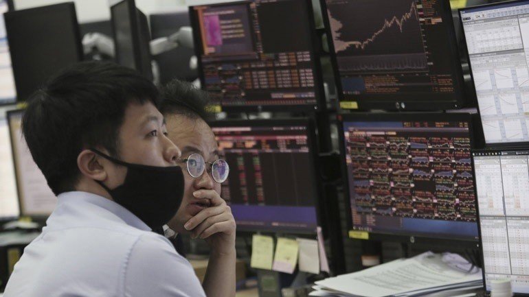 Μεικτά πρόσημα στην Ασία – Αμετάβλητα τα επιτόκια δανεισμού στην Κίνα