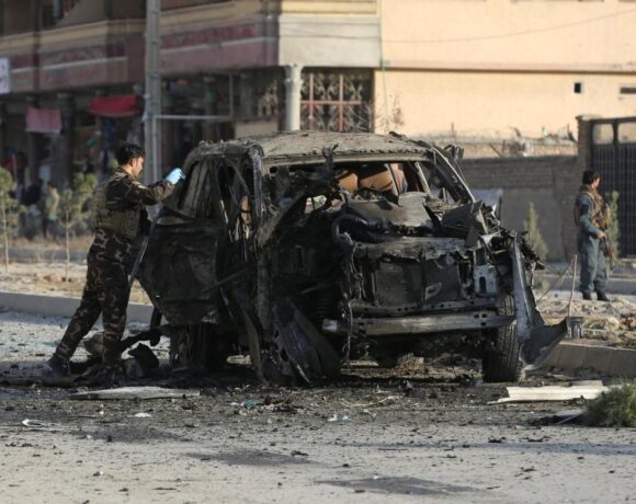 Νέο μακελειό στο Αφγανιστάν : Τουλάχιστον 13 νεκροί από έκρηξη βόμβας στην άκρη του δρόμου