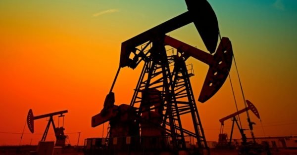 Πετρέλαιο: Προσπάθειες ανάκαμψης μετά τις βαριές απώλειες της Δευτέρας