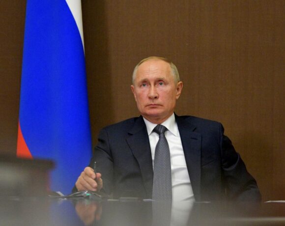 Ρωσία: Ο Πούτιν ζητά να σταματήσουν άμεσα οι συγκρούσεις στο Ναγκόρνο – Καραμπάχ