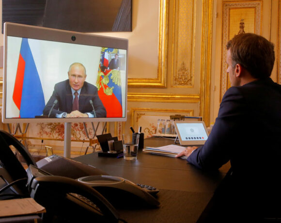 Συνομιλία Πούτιν – Μακρόν : Να σταματήσουν αμέσως οι συγκρούσεις στο Ναγκόρνο-Καραμπάχ