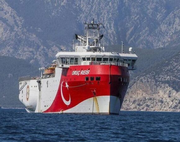 Τουρκία: Με νέα Navtex παρατείνει τις έρευνες του Oruc Reis