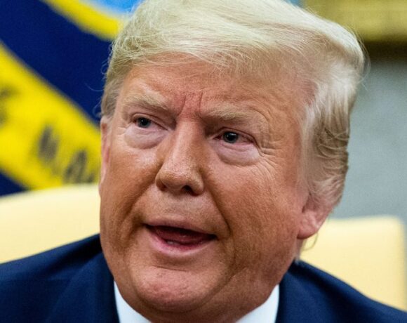 Τραμπ : «Ανάρρωσα από τον κοροναϊό γιατί είμαι τέλειο δείγμα ανθρώπου»