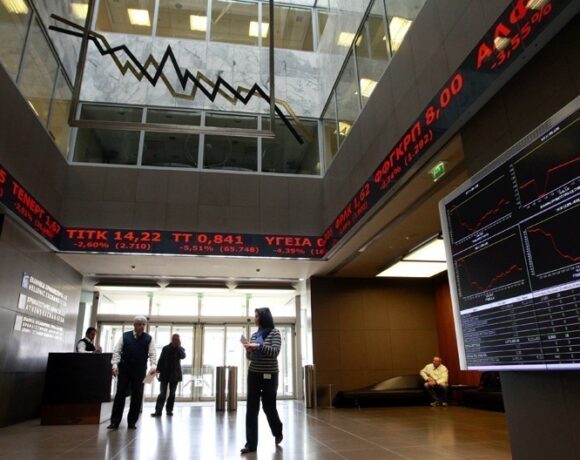 ΧΑ: Προσπάθεια αντίδρασης πέριξ των 560 μονάδων