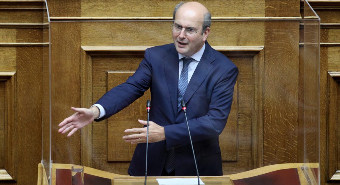 Χατζηδάκης: Το «Εξοικονομώ Αυτονομώ» είναι το μεγαλύτερο πρόγραμμα ενεργειακής εξοικονόνησης