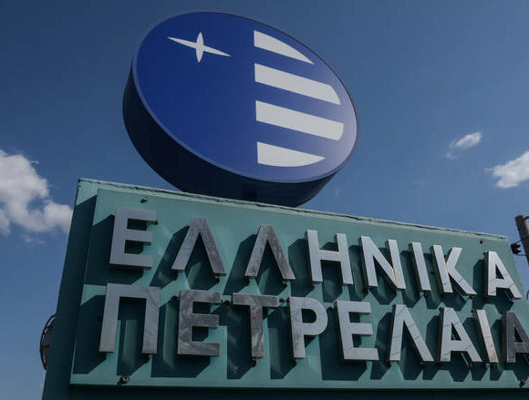Όμιλος Ελληνικά Πετρέλαια: Πρωταγωνιστεί στην ενεργειακή μετάβαση με επενδύσεις στις ΑΠΕ