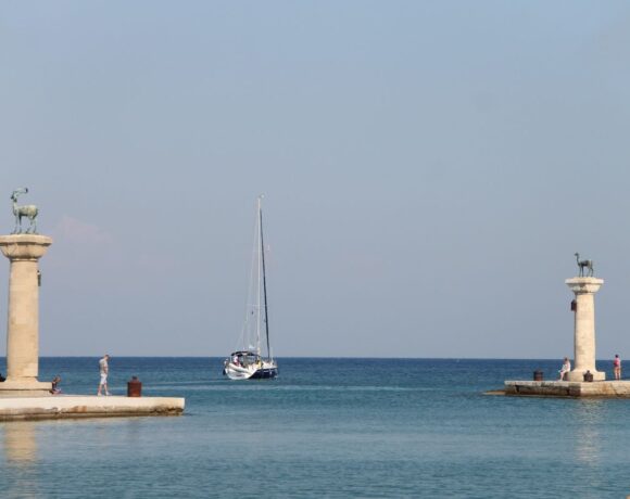 Greece Still Attracting Travelers In October
