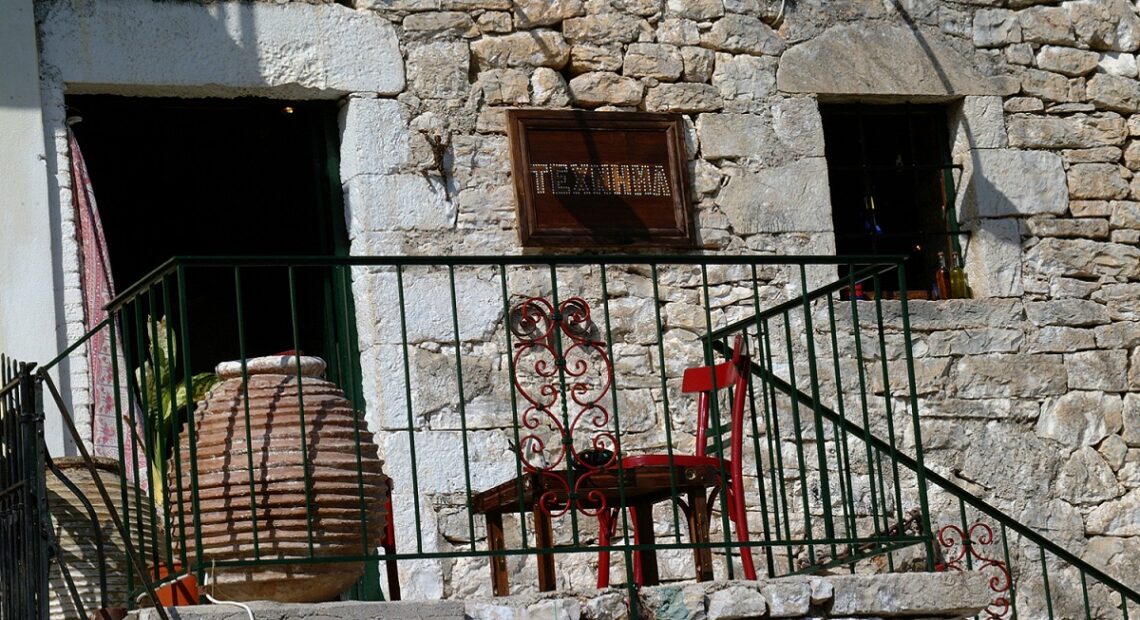 Greece’s Small Accommodation Facilities Face Liquidity Troubles