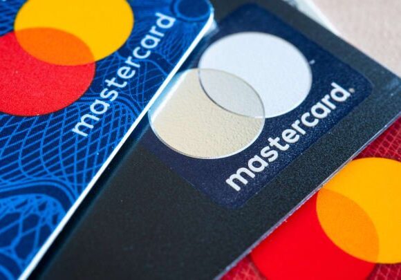 Mastercard: Η πανδημία έφερε μείωση των κερδών