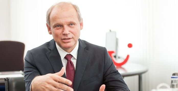 Tui: Επεκτείνουμε τη σεζόν στην Ελλάδα τον Νοέμβριο