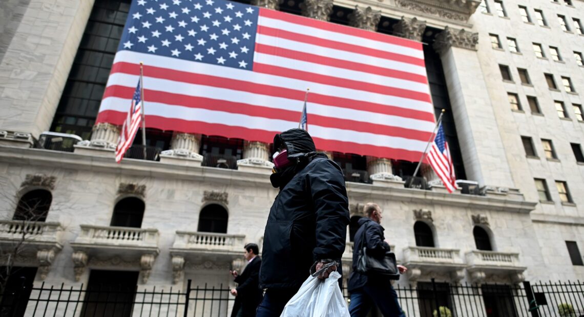 Wall Street: Θετικό άνοιγμα με ελπίδες για συμφωνία σε νέο πρόγραμμα τόνωσης