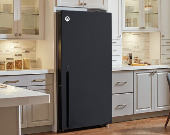 Xbox Series X: H Microsoft μετέτρεψε την κονσόλα σε πραγματικό ψυγείο [Βίντεο]