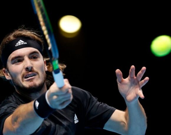 Atp Finals: Αρχή με ήττα για τον Τσιτσιπά